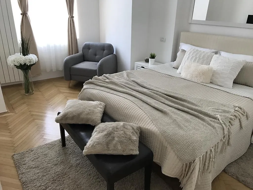 Metropole Apartments - Kogalniceanu Бухарест